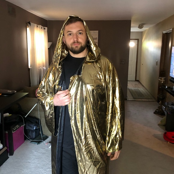 Custom made robe - Picture 1 of 5